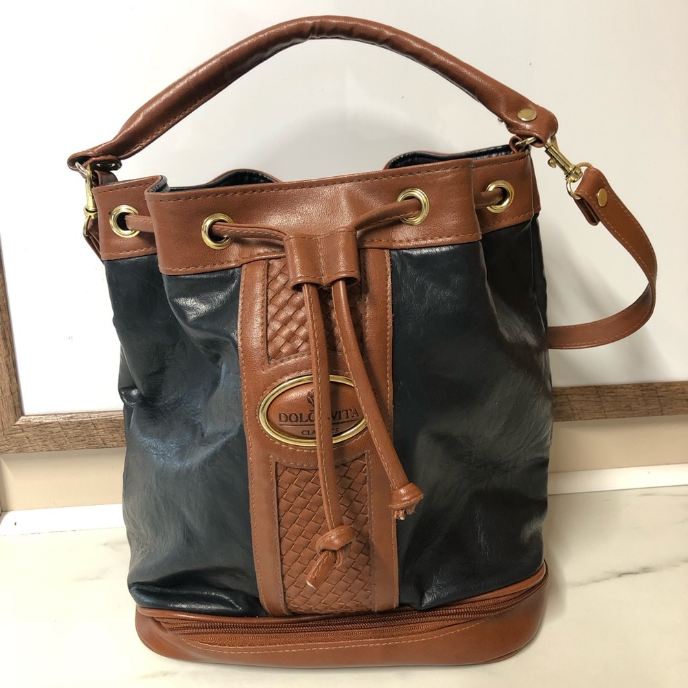 Dolce Vita Leather Bucket Bag w Removable Strap - Picture 1 of 8